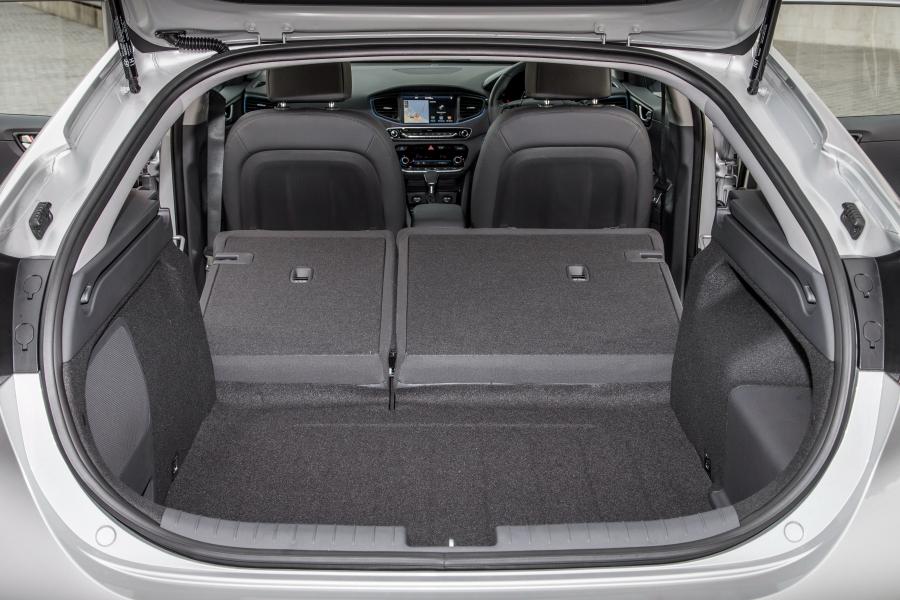 Багажник Hyundai IONIQ hybrid 2016 года  (UK) (фото 27 из 32)